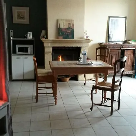 Route De Voivres アパート *